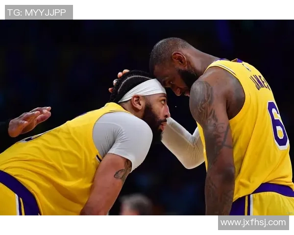 2018年12月12日篮网与湖人激战回顾：明星球员对决与精彩瞬间解析